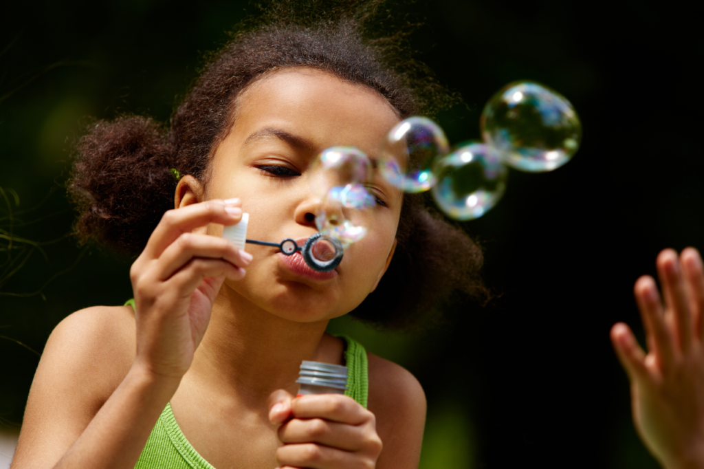 Neusademhaling bij kinderen door bellenblazen